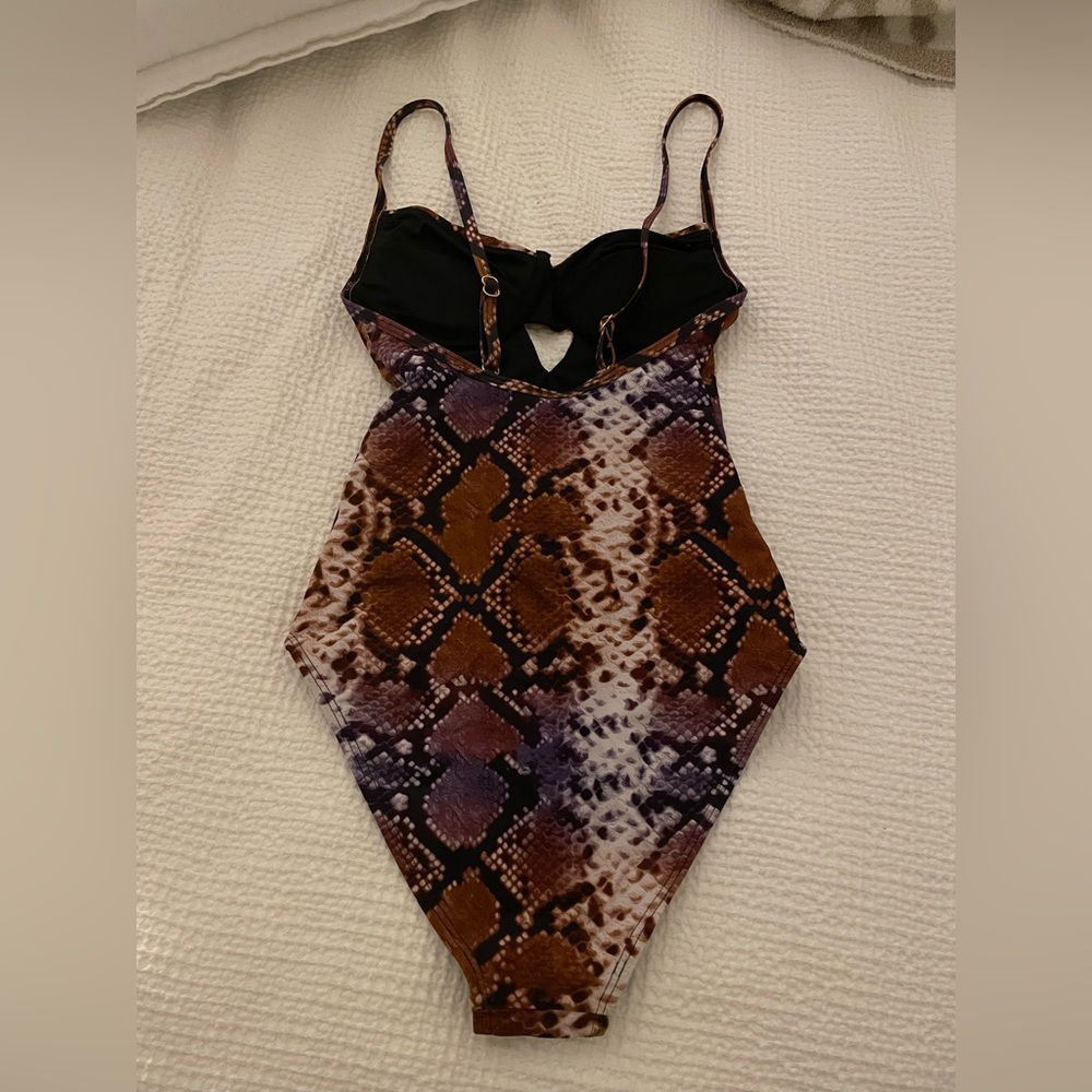 One piece bikini - Picture 2 of 3